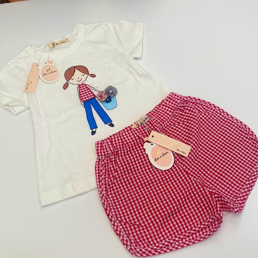 This is a doe a deer short and shirt set size 4t Brand new summer set